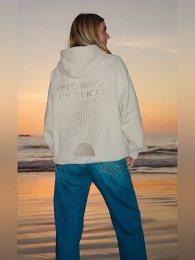 Dandy Worldwide Oversized Lux Hoodie “Lets Watch the Sunset” M Cream EUC
